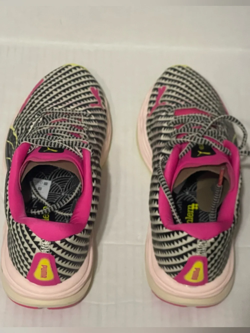 Puma x LEMLEM Velocity Nitro 2-Women’s 7.5-Ghost Pepper/Black/Pink Glimmer-NIB